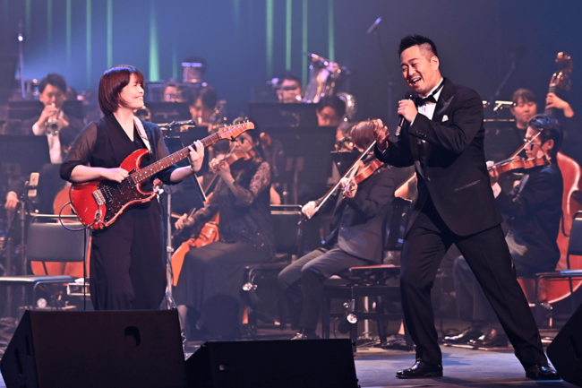 「ディズニー・オン・クラシック 〜まほうの夜の音楽会 2021」開幕！日本初、『リメンバー・ミー』全編の音楽とストーリーをたっぷりとお届け！のサブ画像5_右：鹿野浩史