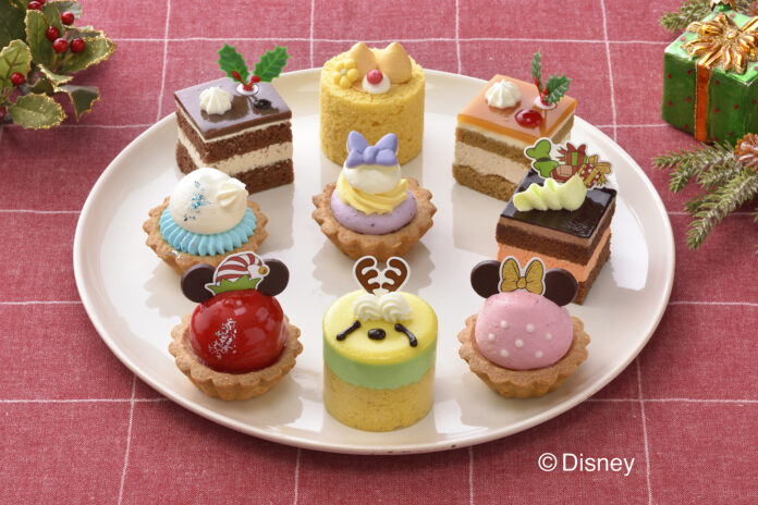 【銀座コージーコーナー】クリスマス限定「ミッキー&フレンズ」をデザインしたプチケーキアソートが12月3日より発売開始！のメイン画像