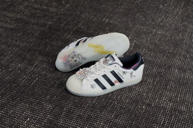 adidas Originalsによる「ディズニー」コレクションの第3弾　テーマは「SPACE JOURNEY＝宇宙旅行」宇宙服姿のミッキー＆フレンズが自由に舞う！のサブ画像6_ⒸDisney