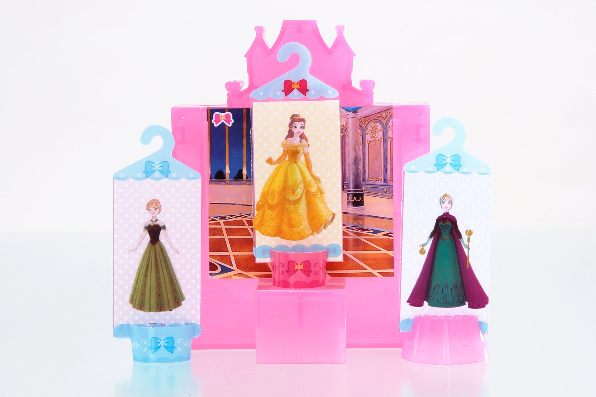 きせかえ遊びでミニーやエルサ、ディズニープリンセスをドレスアップ♪「おしろがたクローゼット&きせかえセット」他、かわいい付録が盛りだくさんの『ディズニーといっしょブック1月号』発売！！のサブ画像6_©Disney