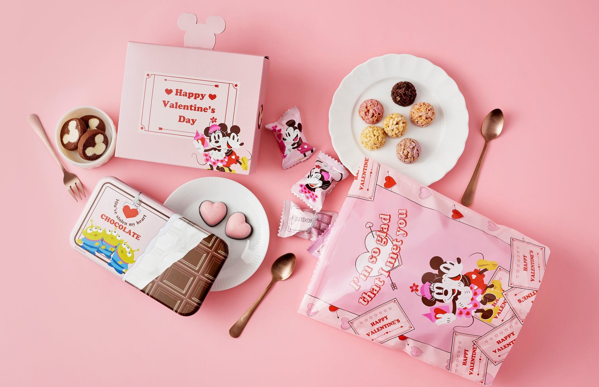 大好評を博したチョコレートカラーデザインのアイテムがミッキー&ミニーで登場！ゴディバとディズニーストアの共同企画商品などを1月1日（日）より順次発売のサブ画像3_© Disney © Disney／Pixar 