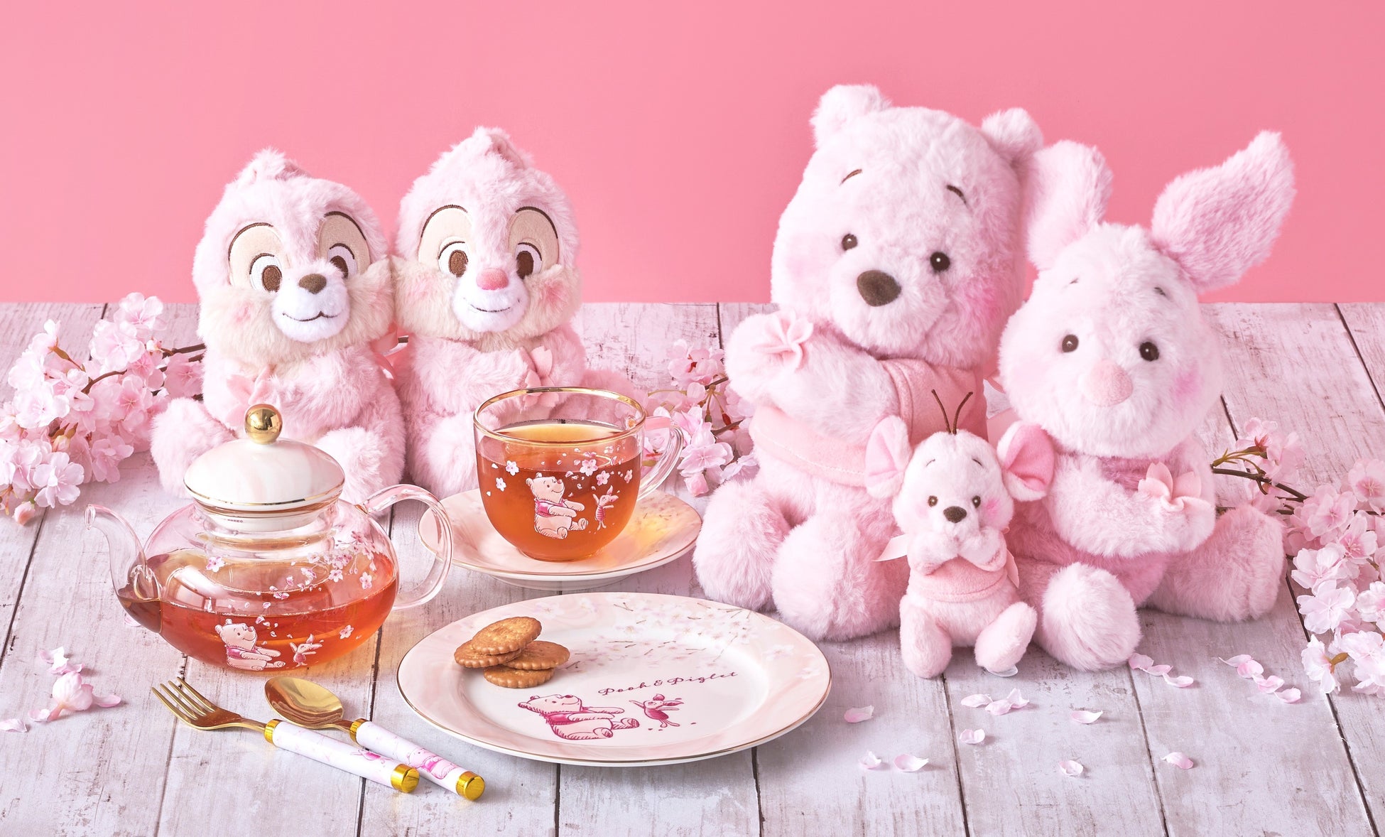 春を先取り！桜の下でティーパーティーを楽しむプーさんたちがテーマのコレクションが登場！毎年大人気の桜をモチーフにしたアイテムをディズニーストアにて1月20日（金）より順次発売のサブ画像1_© Disney © Disney. Based on the “Winnie the Pooh” works by A.A. Milne and E.H. Shepard.