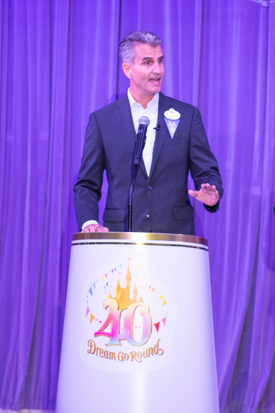 東京ディズニーリゾート®40周年が今日からスタート！のサブ画像4_ジョシュ・ダマーロの挨拶の様子