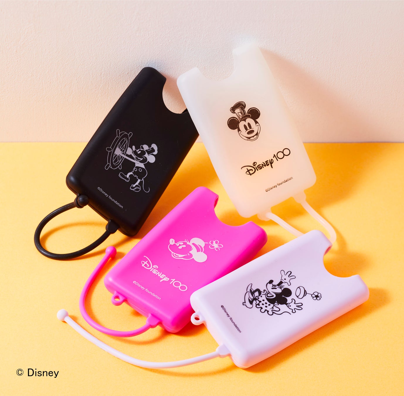 ゴールデンウイークの阪急うめだ本店は、ディズニーの特別な空間に!「Disney/HAPPY Communication!」のサブ画像3_「THE PUSH」 Disney Rubber CaseMickey Mouse、 Disney Rubber CaseMinnie Mouse (ラバーケース2個セット) 各1,650円 ※カード型フレグランスハンドスプレーの 専用ケースです。 4