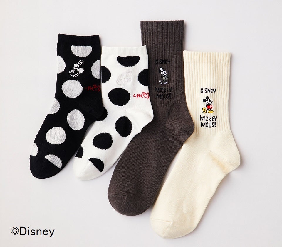 ゴールデンウイークの阪急うめだ本店は、ディズニーの特別な空間に!「Disney/HAPPY Communication!」のサブ画像4_「福助」 ソックス 各1,980円 ◎4階 婦人靴下売場