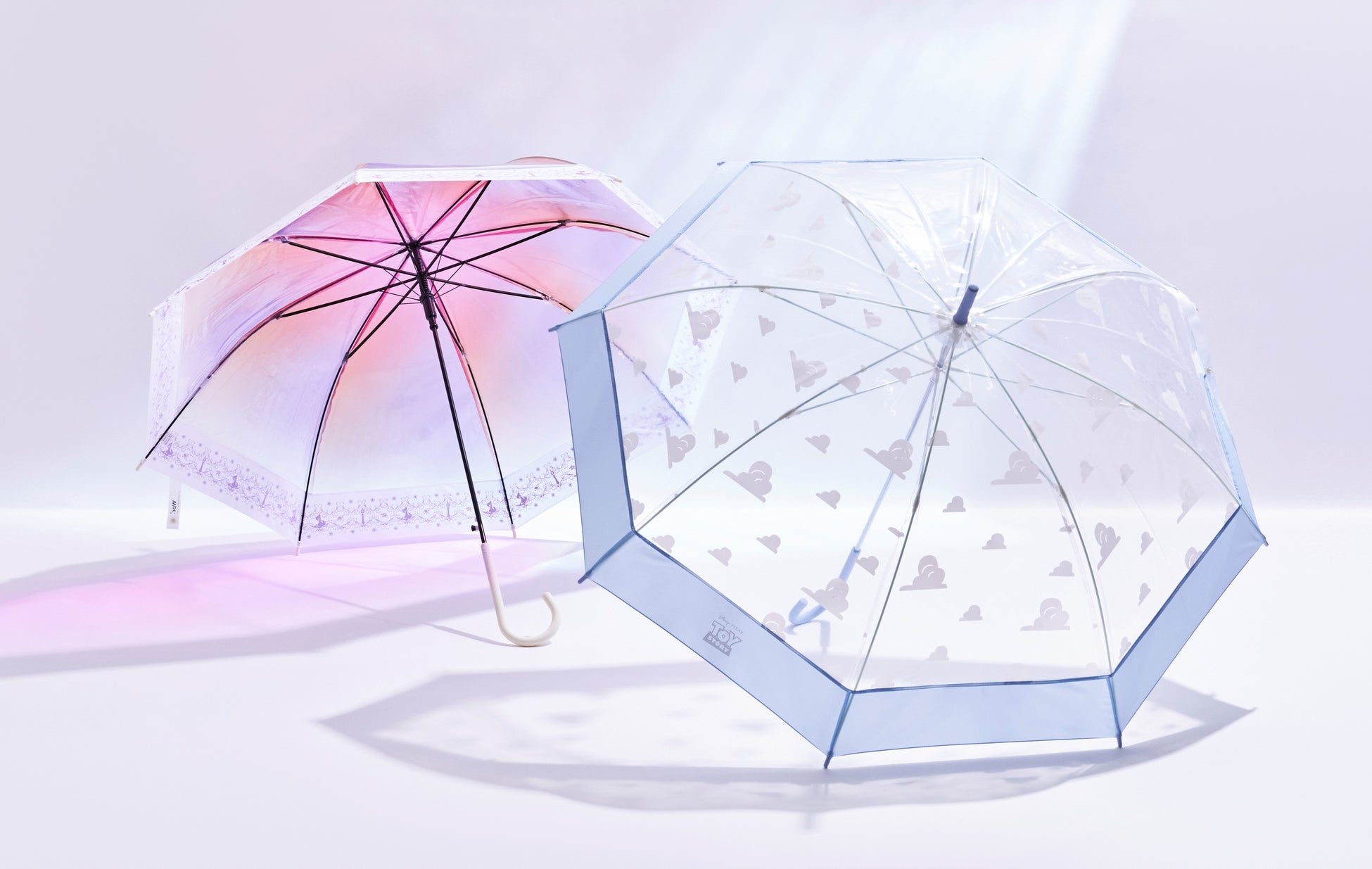 「Wpc.」とディズニーストアの共同企画アイテムが登場！雨の日もハッピーな気分で過ごせるおしゃれなレイングッズを5月12日(金)より順次発売のサブ画像1_© Disney © Disney／Pixar
