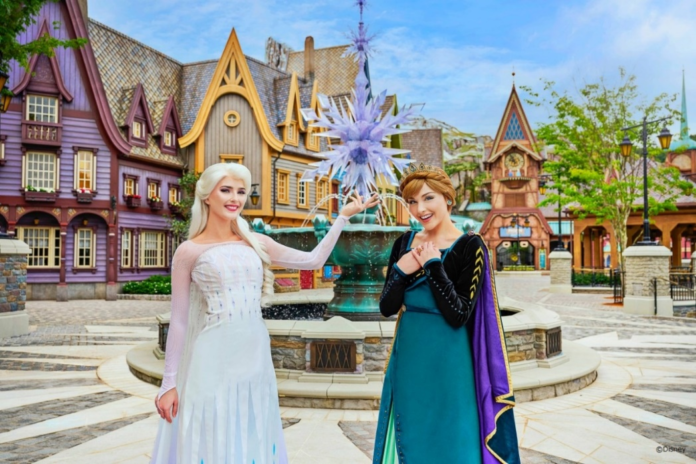 世界初！香港ディズニーランドの「アナと雪の女王」のテーマランド「ワールド・オブ・フローズン」オープン記念／先行入場体験付ツアー～ご好評につき新たなコースを追加発売！～のメイン画像