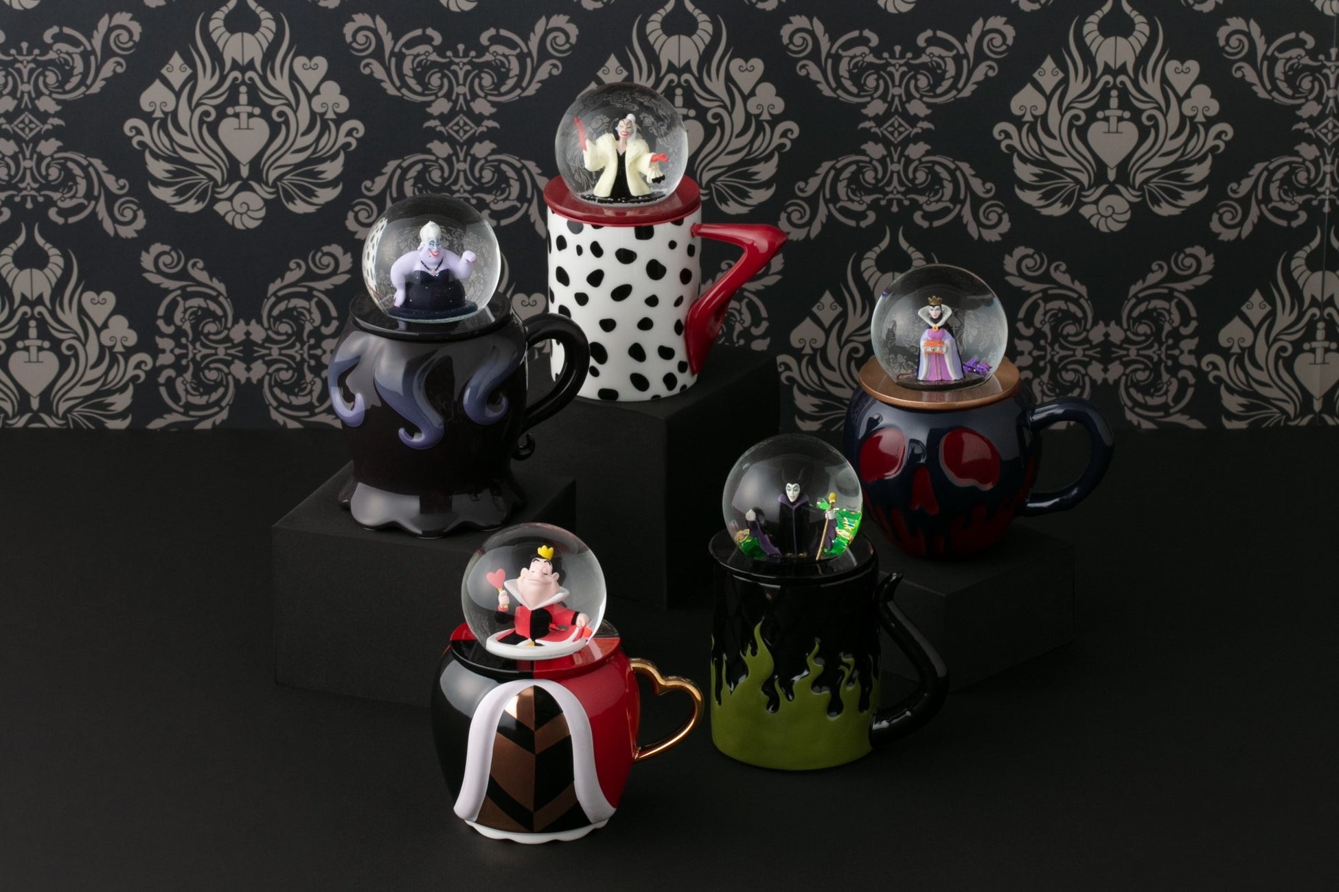 VILLAINS NIGHTクリスマスツリー10月10日（火）よりオンラインショップにて初回1,500台を先行販売開始！ギフトにもおすすめの「スノードーム＆マグ」も新登場のサブ画像4