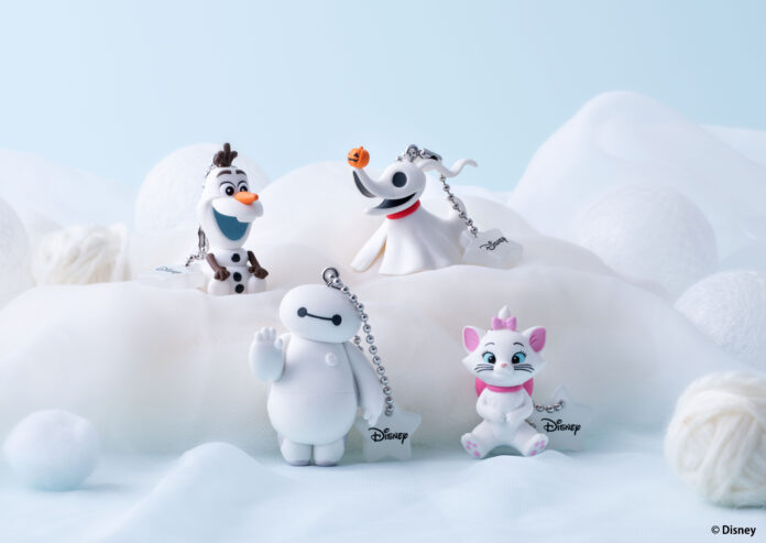 キャラクターのイメージカラーに合わせたラインアップのガシャポン®新シリーズ登場！ 第1弾は白色のディズニーキャラクター♪『“ディズニーキャラクター” カラーコレクションチャーム～white～』のメイン画像