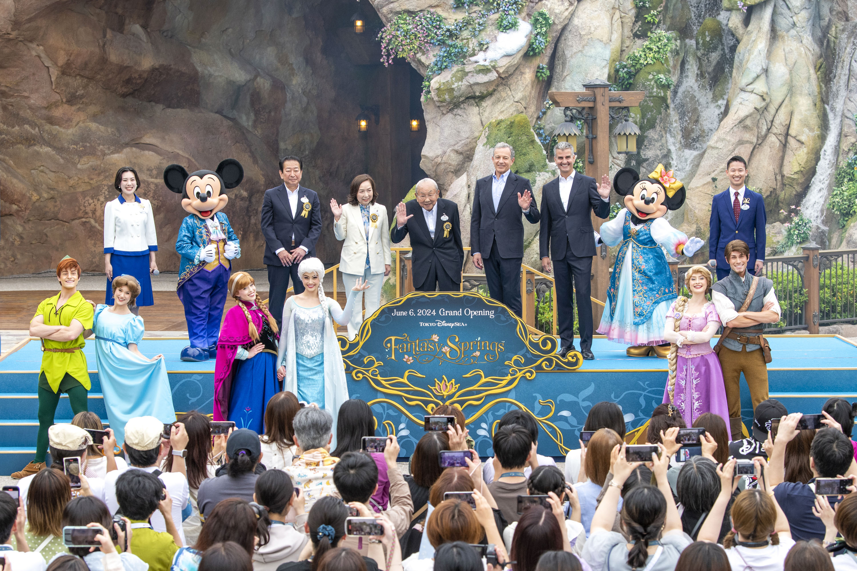 東京ディズニーシー（R）「ファンタジースプリングス」、本日開業のサブ画像1_オープニングセレモニーの様子　©Disney