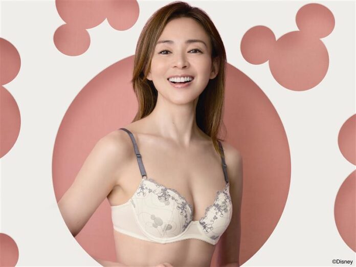 シリーズ累計出荷枚数180万枚突破の「ウイング」［ナチュラルアップブラ］にさりげなく「ミッキー」をあしらったディズニーデザインが登場のメイン画像