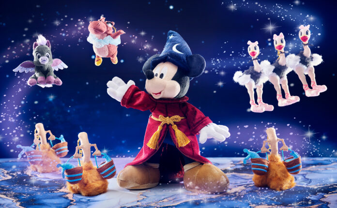 映画『ファンタジア』公開85周年記念！「魔法使いの弟子」ミッキーマウスや作品を彩るさまざまなキャラクターが登場する特別なコレクションをディズニーストアで12月12日（金）より順次発売のメイン画像
