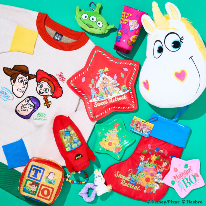 『トイ・ストーリー』アイテムがPLAZAに勢ぞろい！カラフルでキュートな仲間たちに囲まれて、ワクワクのクリスマスを迎えよう！のメイン画像