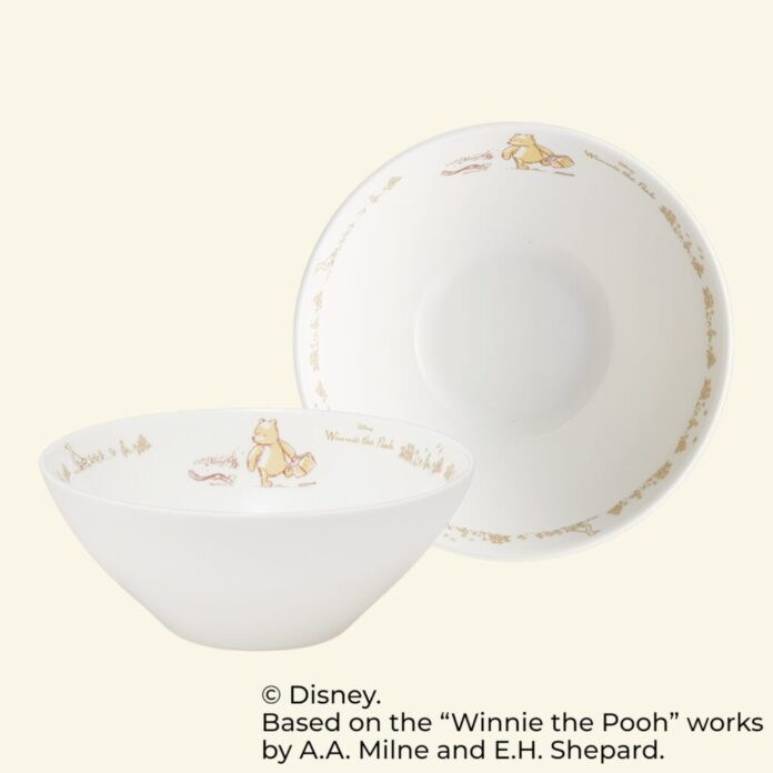 【くまのプーさん】原作デビュー100周年記念！上品な陶器製テーブルウェアがスケーターから登場！松屋銀座「くまのプーさん展」にて3月17日より先行販売開始のメイン画像