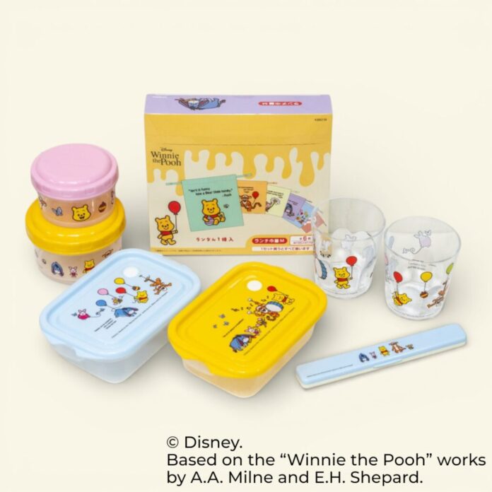 松屋銀座で開催中の「くまのプーさん展」で、3/17から先行販売中｜Tarout（タロアウト）氏が描く『くまのプーさん』のスケーターのランチアイテムのメイン画像